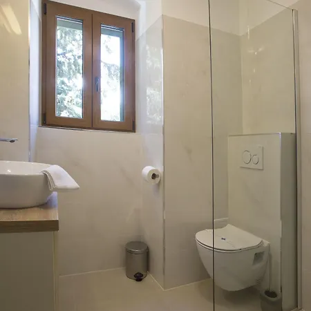 Diana Hotel Villa Hotel 3*