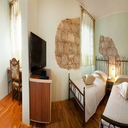 Diana Hotel Villa Hotel