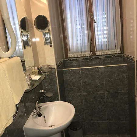 Diana Hotel Villa Hotel 3*