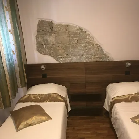 Diana Hotel Villa 3*