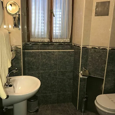 Diana Hotel Villa 3*