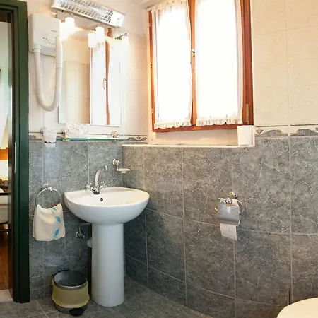 Diana Hotel Villa Hotel 3*